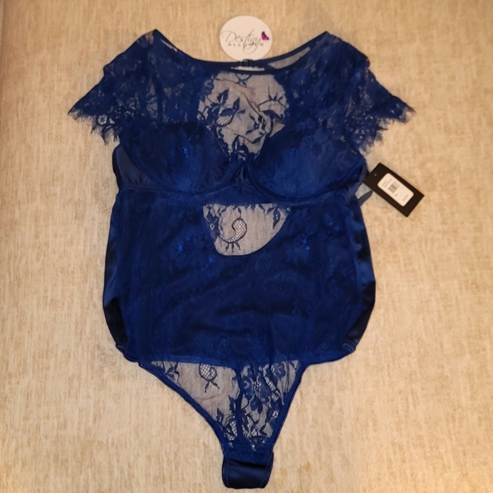 Frederick's of Hollywood Ophelia thong gstring Lace bodysuit with built in cups.